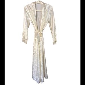 Pierre Cardin Paris Cream White Lace Trimmed Satin Robe S